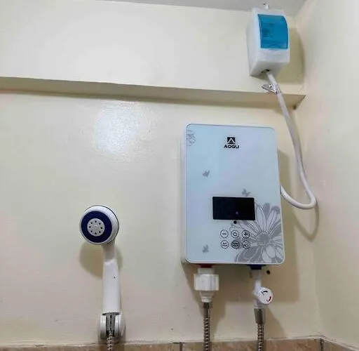 Lawton Residences 2h Apartment *